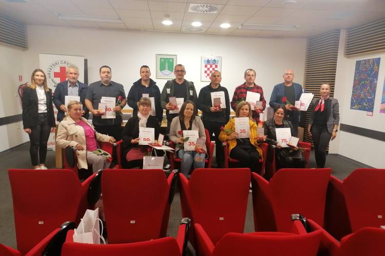 Dan dobrovoljnih davatelja krvi- svečana dodjela priznanja višestrukim darivateljima krvi